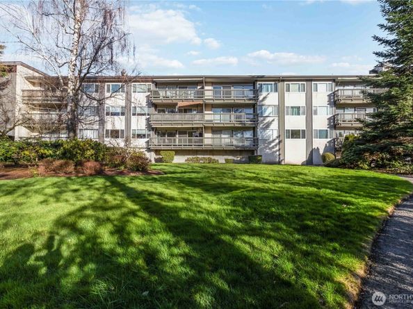 2500 81st Ave SE 319, Mercer Island WA 98040