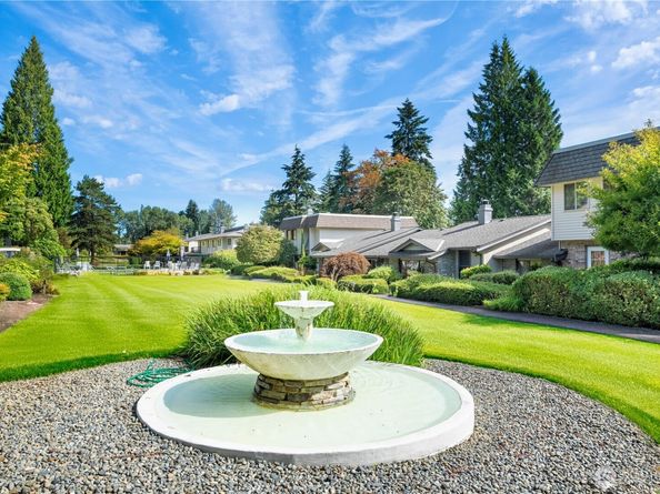 17050 Northup Way 5, Bellevue WA 98008