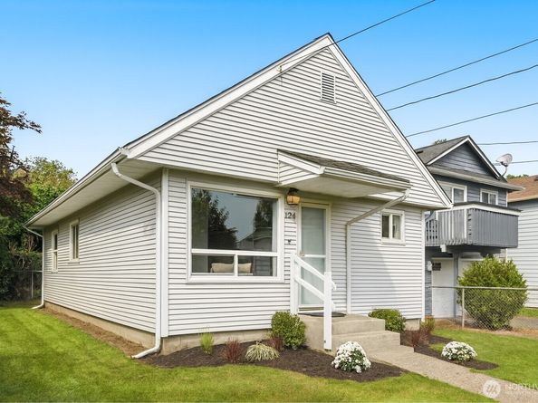 724 N 104th Street, Seattle WA 98133