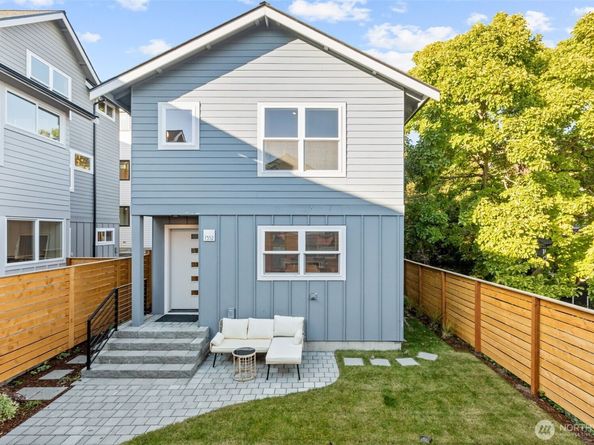 7352 22nd Avenue NW, Seattle WA 98117