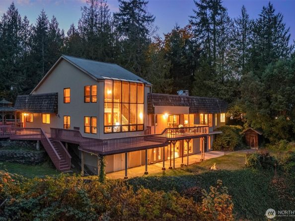 1083 Puget Drive E, Port Orchard WA 98366