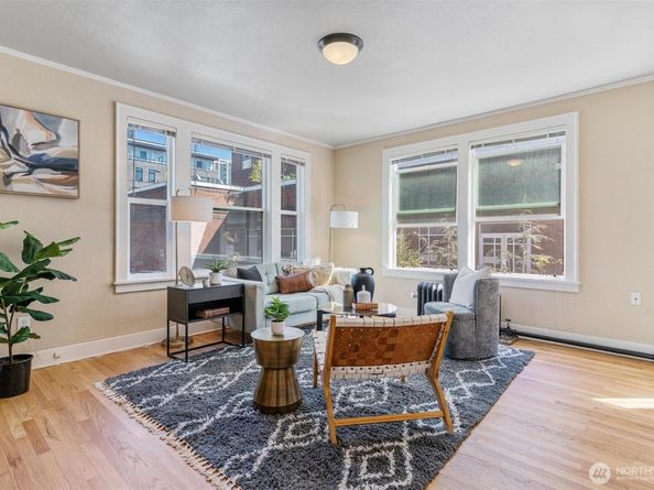 905 NE 43rd Street 111, Seattle WA 98105