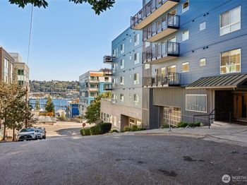 1425 Dexter Avenue N