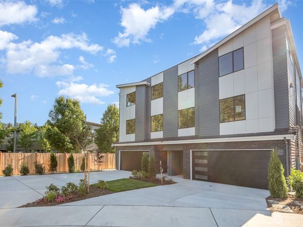 1528 243rd Place SW A, Bothell WA 98021