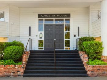 2565 Dexter Avenue N