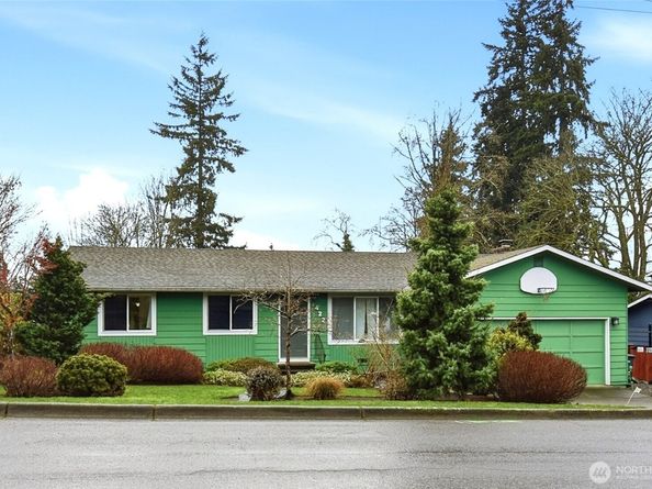 422 216th Street SW, Bothell WA 98021