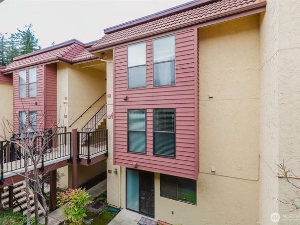 1775 W Sunn Fjord Lane A10, Bremerton WA 98312