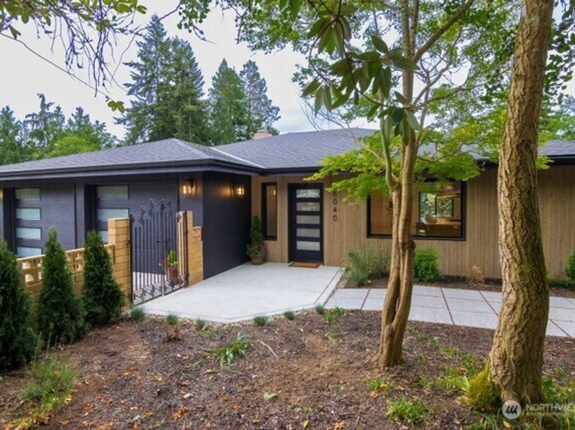 16040 36th Avenue NE, Lake Forest Park WA 98155