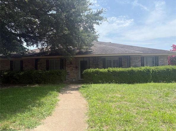 702  Granada Drive , Duncanville Texas 75116