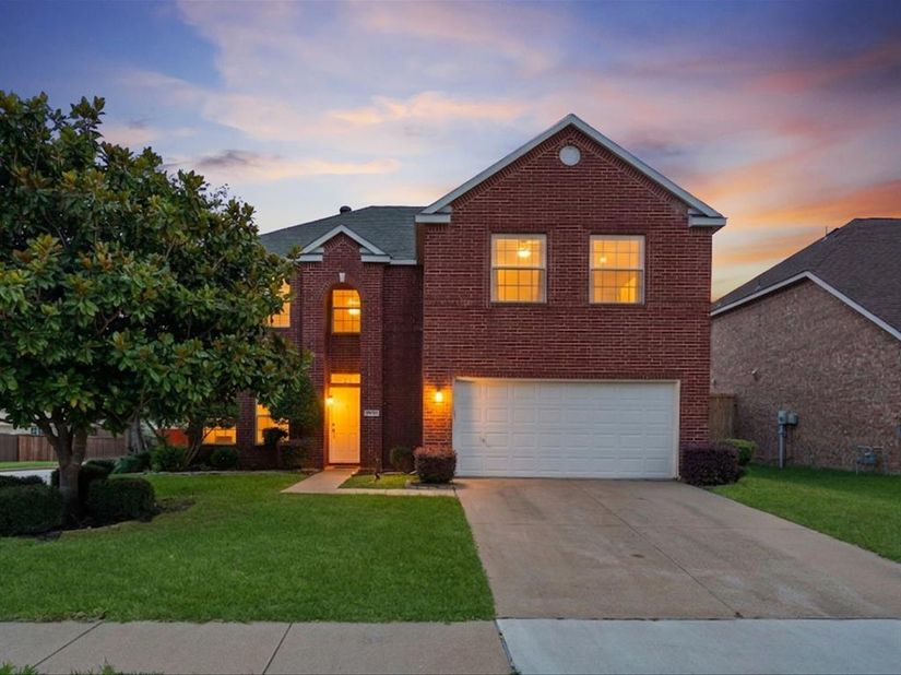 10701  Augusta Lane , Rowlett Texas 75089