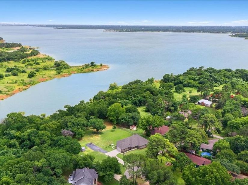 6512  Crooked Lane , Flower Mound Texas 75022