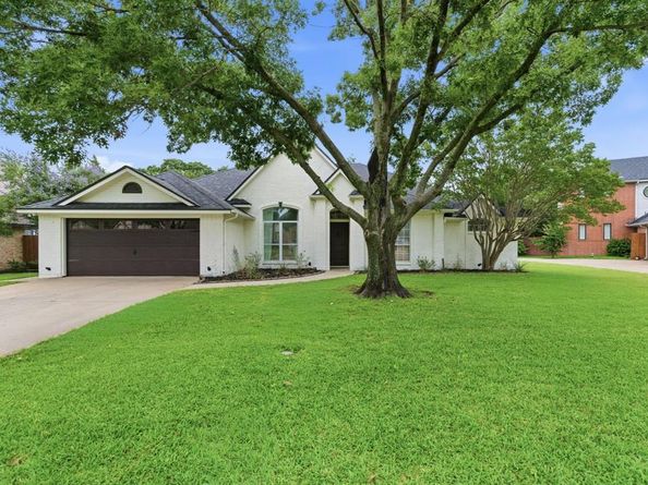 8  Waterwood Court , Mansfield Texas 76063