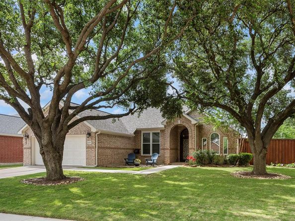 1409  Old Oak Trail , Flower Mound Texas 75028