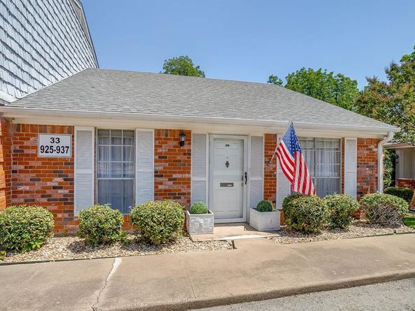 937  Roaring Springs Road , Fort Worth Texas 76114