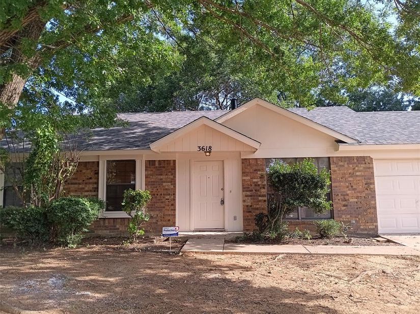 3618  Wentworth Drive , Arlington Texas 76001