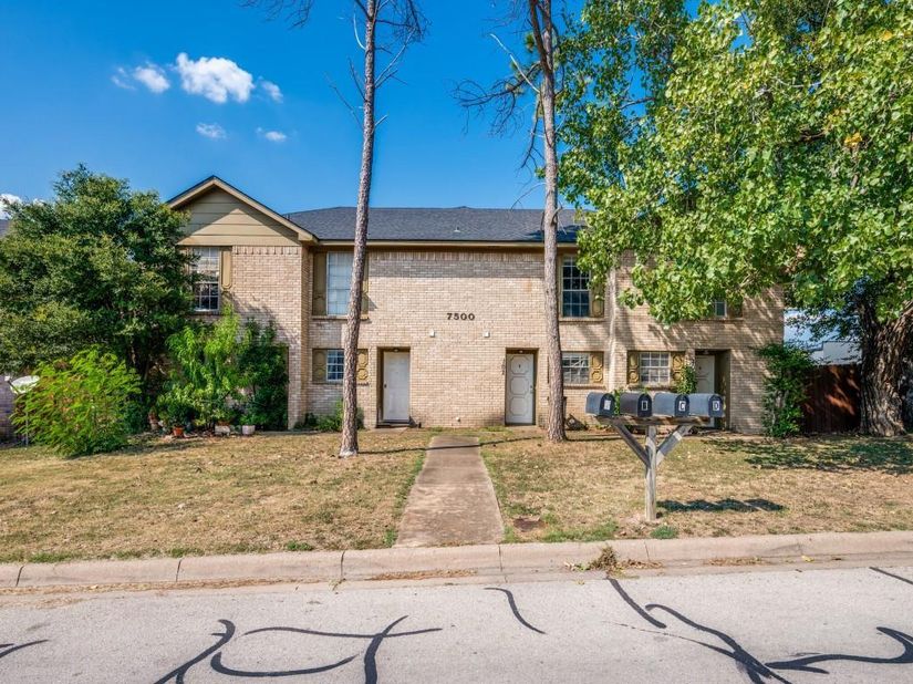 7500  Chapin Road , Fort Worth Texas 76116