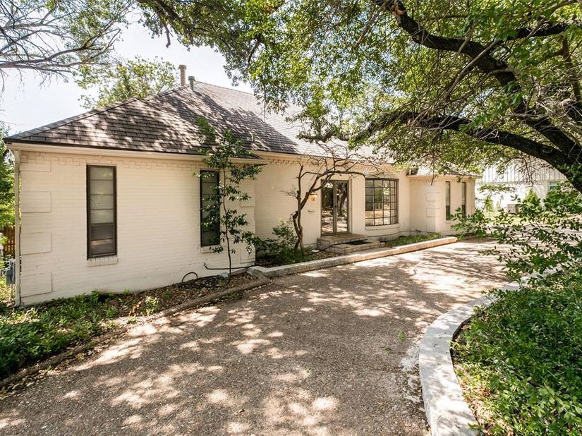 1909  Dakar Road E, Fort Worth Texas 76116