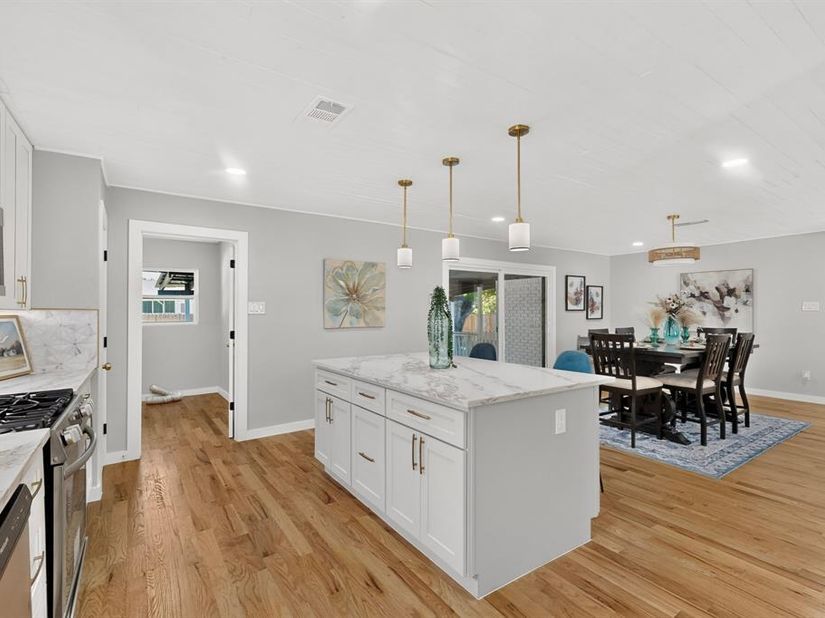 811  Tarryall Drive , Dallas Texas 75224