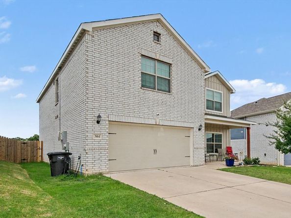 304  Lowery Oaks Trail , Fort Worth Texas 76120