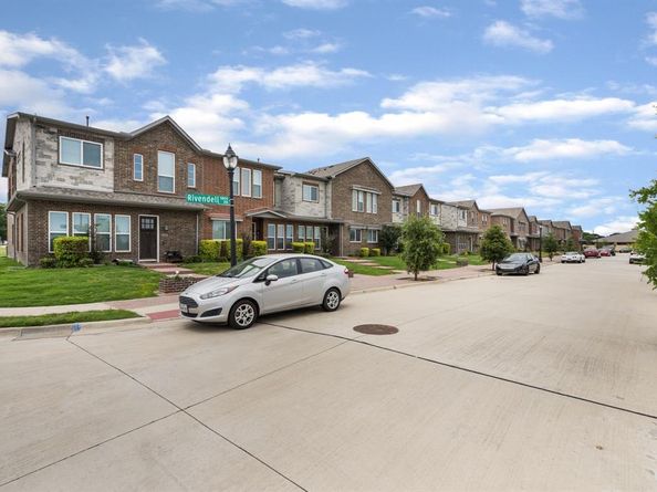 5871  Rivendell Drive , Frisco Texas 75035