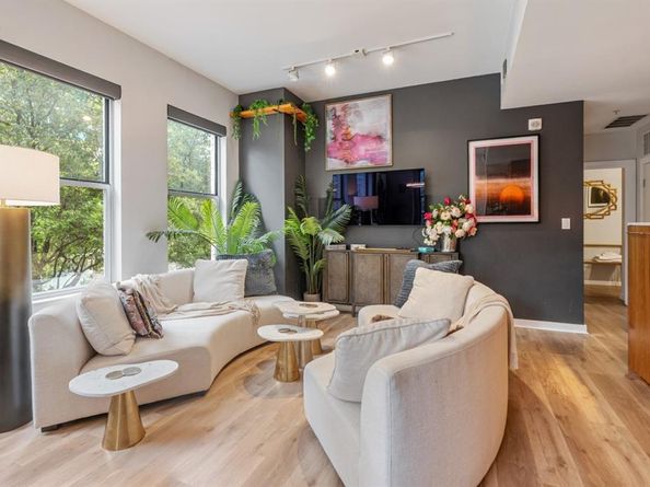 2323 N Houston Street  204, Dallas Texas 75219