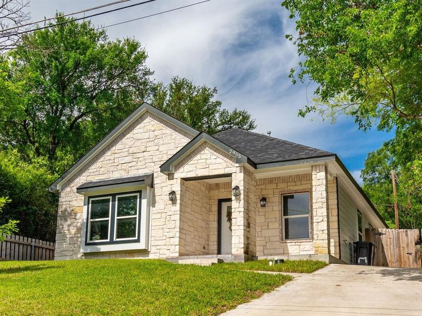 2955  Pearl Avenue , Fort Worth Texas 76106