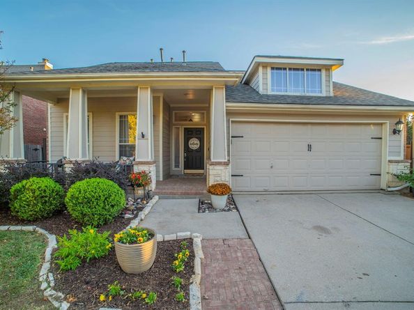 1620  Creekside Drive , Corinth Texas 76210