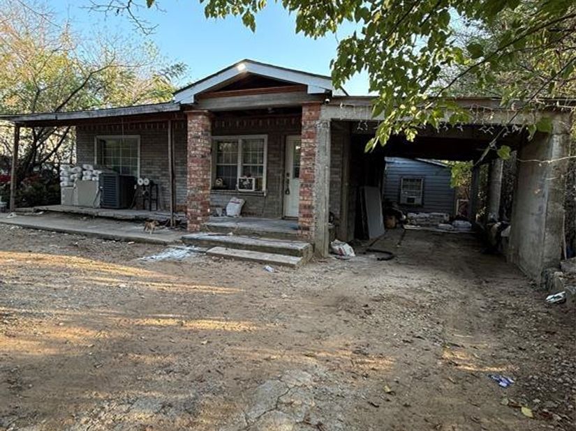 4100  Chickasaw Avenue , Fort Worth Texas 76119