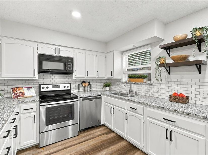 4801  Crest Drive , Arlington Texas 76017