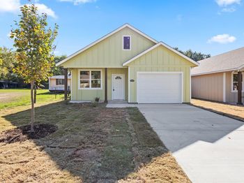 1552  Smoke tree Lane 