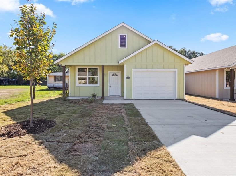 1552  Smoke tree Lane , Dallas Texas 75253