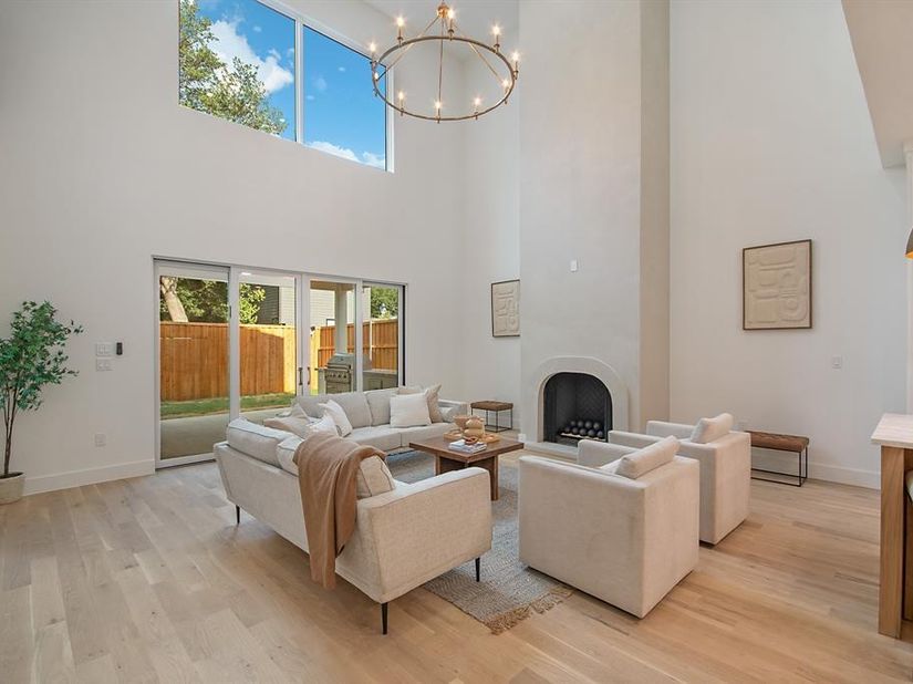6632  Lockheed Avenue , Dallas Texas 75209
