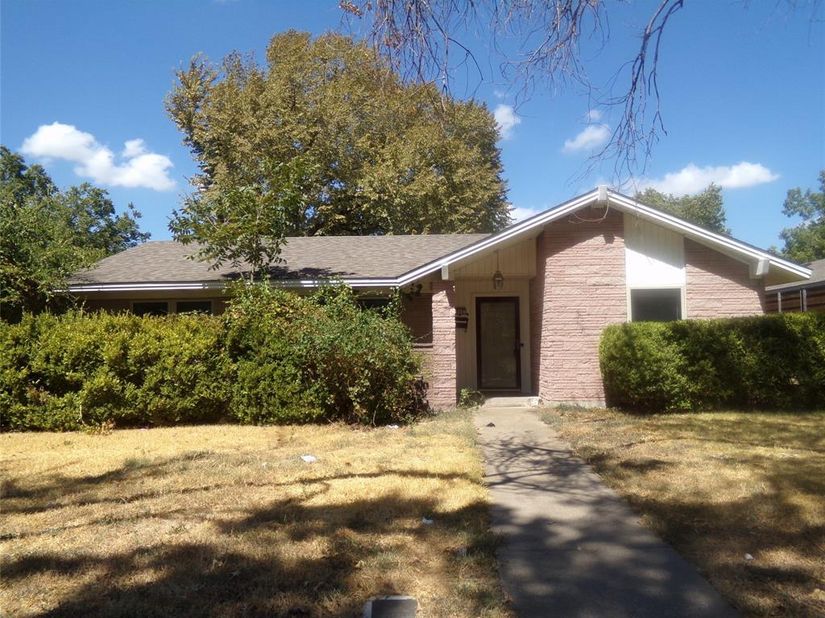 211 S Alexander Avenue , Duncanville Texas 75116