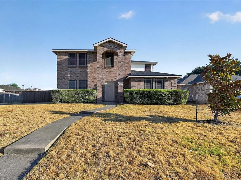 1049  Badger Run , Lancaster Texas 75134