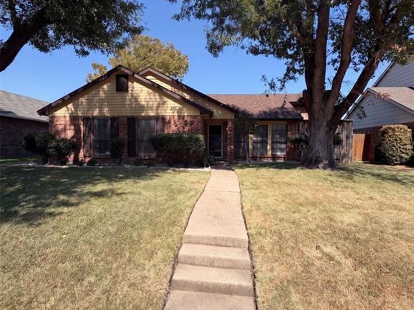 6808  Younger Drive , The Colony Texas 75056