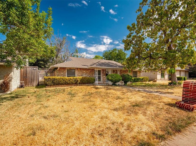 3131  Lockmoor Lane , Dallas Texas 75220