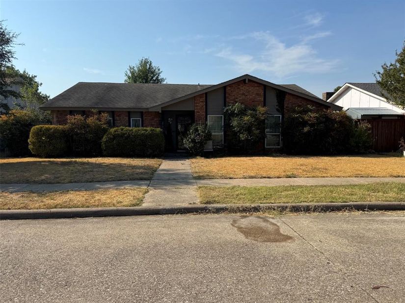2706  Gayle Drive , Garland Texas 75044