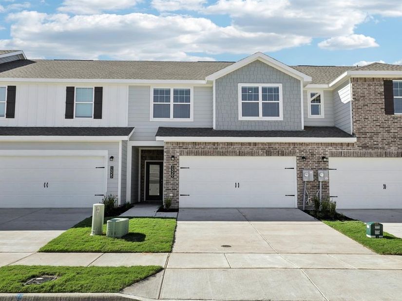 208  Ashford Lane , Cedar Hill Texas 75104