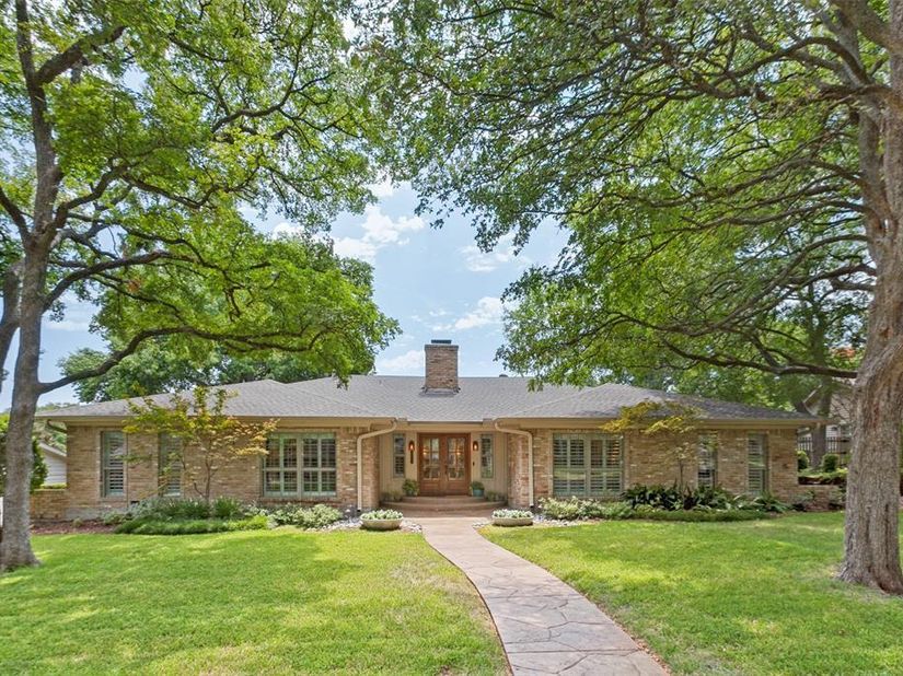313  Arborcrest Drive , Richardson Texas 75080