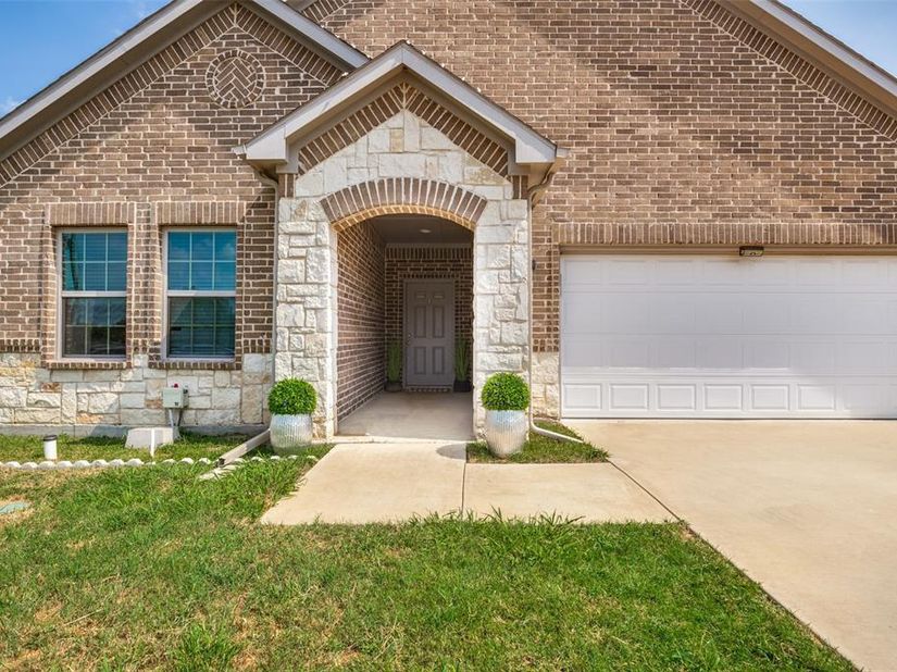 2723  Pike Drive , Lancaster Texas 75134