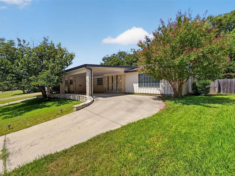 4509  Starlight Drive , Haltom City Texas 76117