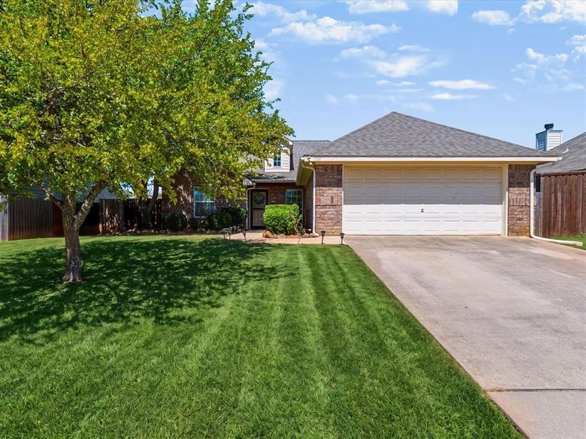 732  Countryside Drive , Aubrey Texas 76227