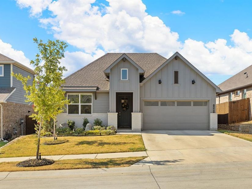 1501  Razorbill Road , Denton Texas 76205