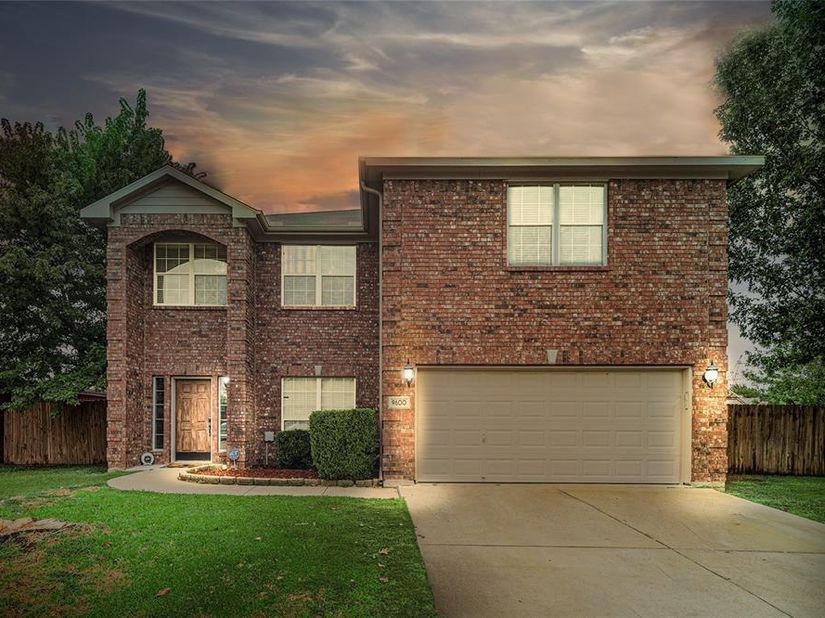 9600  Fox Hill Drive , Fort Worth Texas 76131