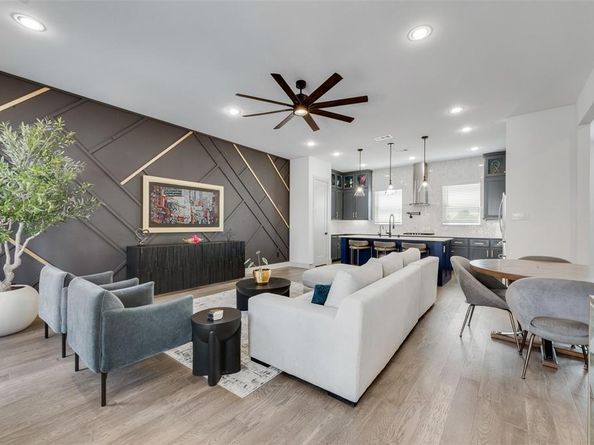 2651  Carmelita Street , Dallas Texas 75212