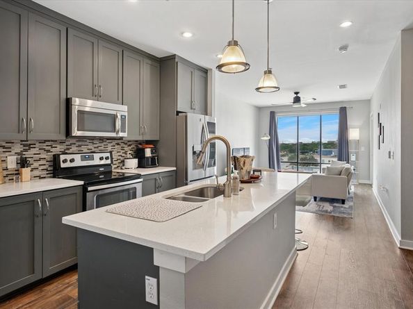 5609  SMU Boulevard  402, Dallas Texas 75206