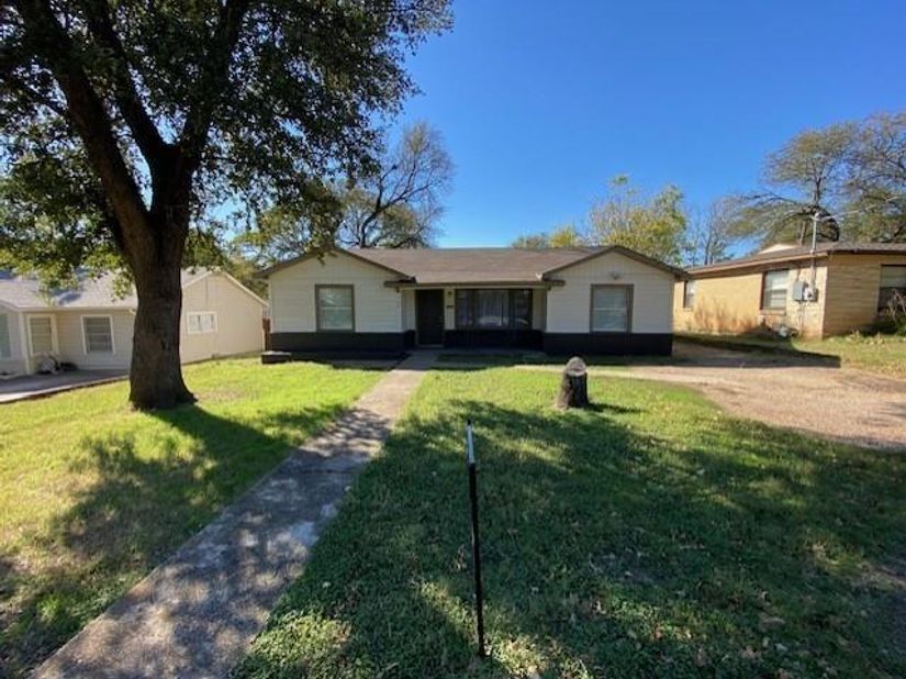 200 S Roberts Cut Off Road , Fort Worth Texas 76114