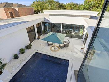 5625  El Campo Avenue 