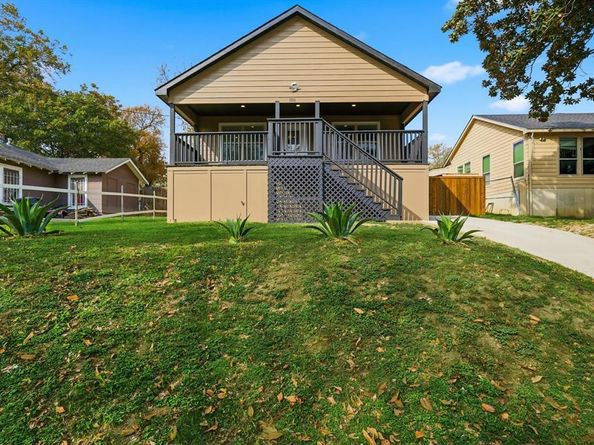 1711 E Waco Avenue , Dallas Texas 75216