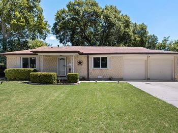 404 E Alexander Lane 